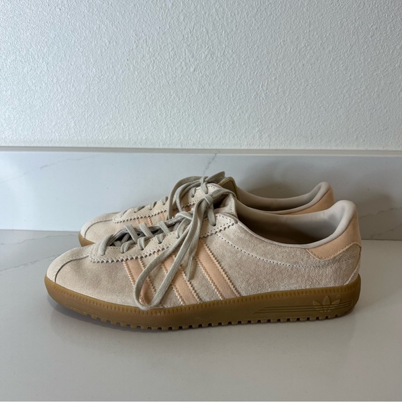 Adidas Bermuda Suede Sneakers Beige Gum Sole Low Top Lace Up Womens Size 8 - Picture 3 of 10